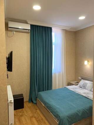 Отель Hotel A&K Тбилиси Стандартный двухместный номер с 1 кроватью-5